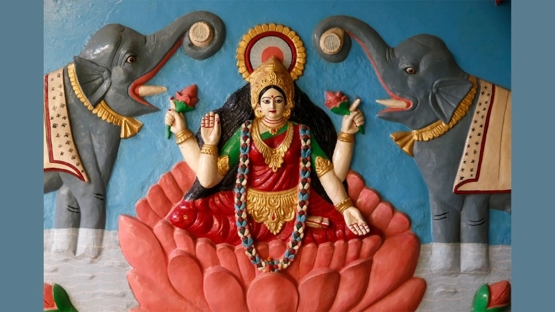 Tóm tắt chi tiết tác phẩm Cuộc đời và các truyện kể về Thần Lakshmi