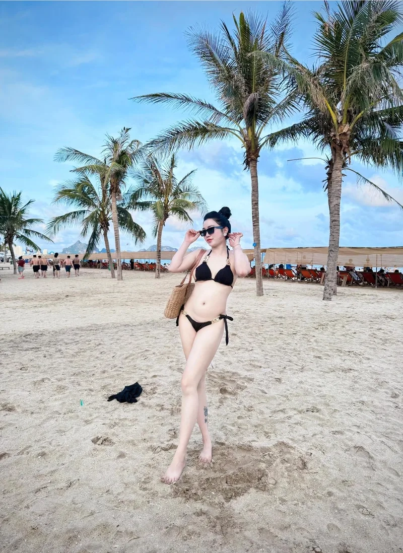 Mỗi ngày thêm yêu đời với ảnh gái xinh bận bikini