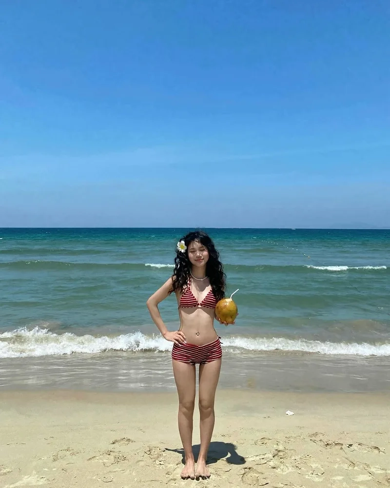 Hình nền sống động từ ảnh nền gái bikini