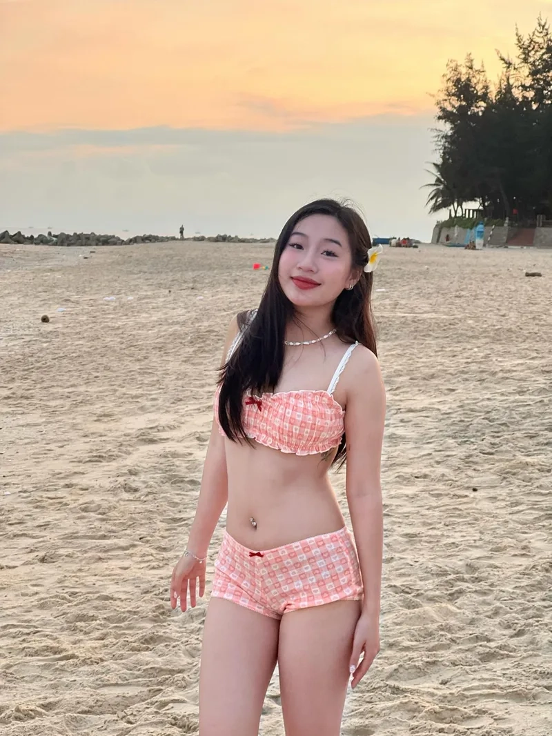 Ngắm style dễ thương từ ảnh gái xinh k8 cute mặc bikini