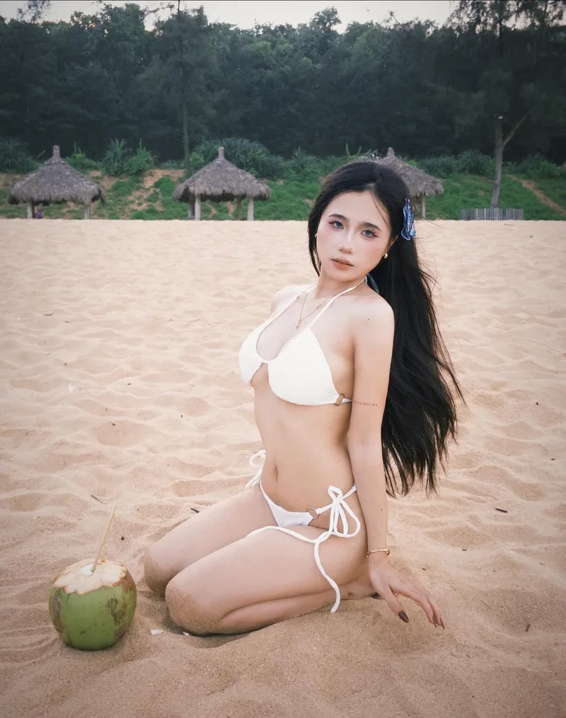 Thưởng thức vẻ đẹp hình ảnh gái đẹp bikini rực rỡ