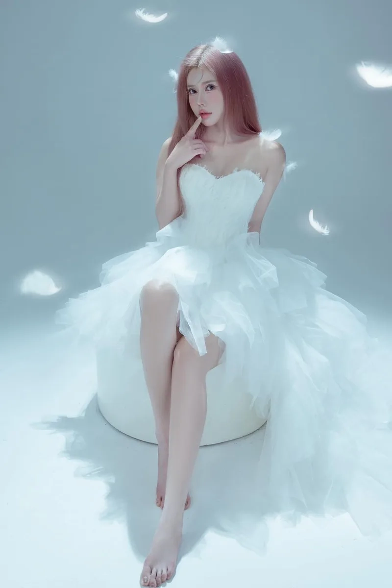 Ngắm ảnh đại diện cô gái đẹp nhẹ nhàng mà vẫn cuốn hút