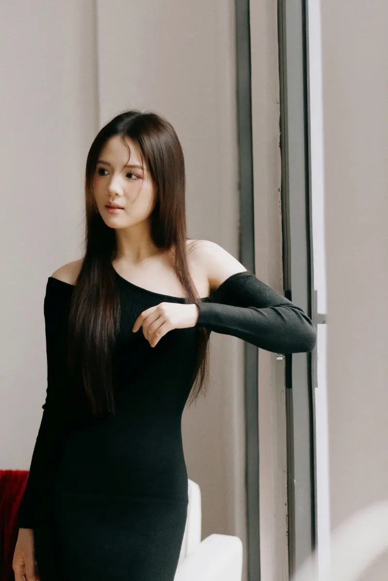 Làm mới điện thoại với Hình nền con gái xinh Instagram