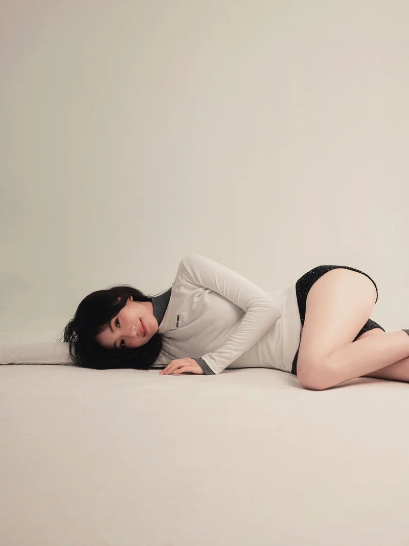 Khám phá nhan sắc rạng ngời của cô gái đẹp nhất việt nam trong từng khung hình