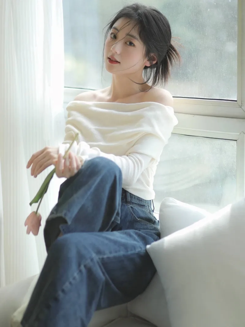 Vẻ đáng yêu tự nhiên khó cưỡng của Cô gái cute