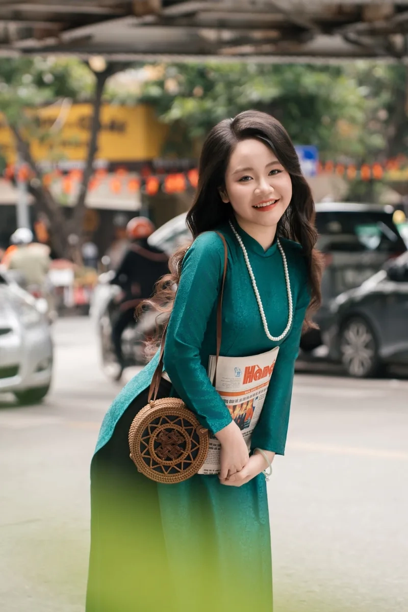 Khám phá thần thái hoàn hảo của người xinh gái nhất việt nam