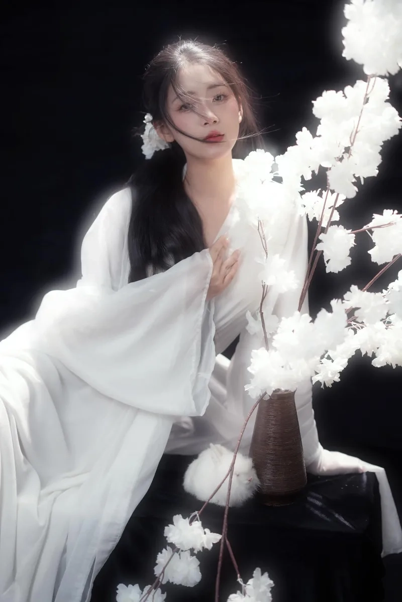 Khó rời mắt trước Gái đẹp tóc dài mang nét quyến rũ riêng