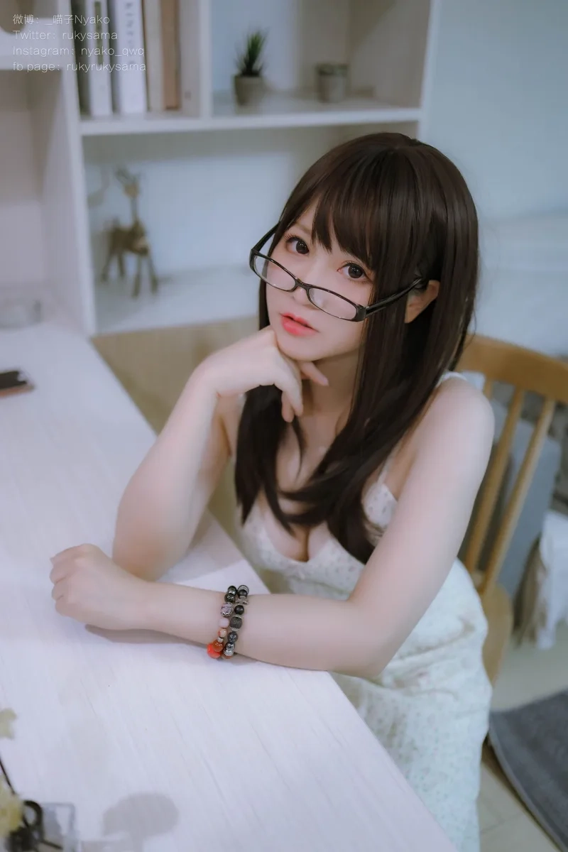 Dễ thương hết nấc cùng Gái xinh tóc dài dễ thương