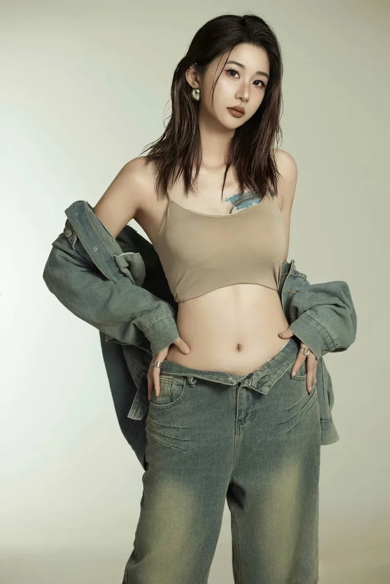 Tỏa sáng phong cách với Hình nền gái k7 tóc ngắn cho điện thoại