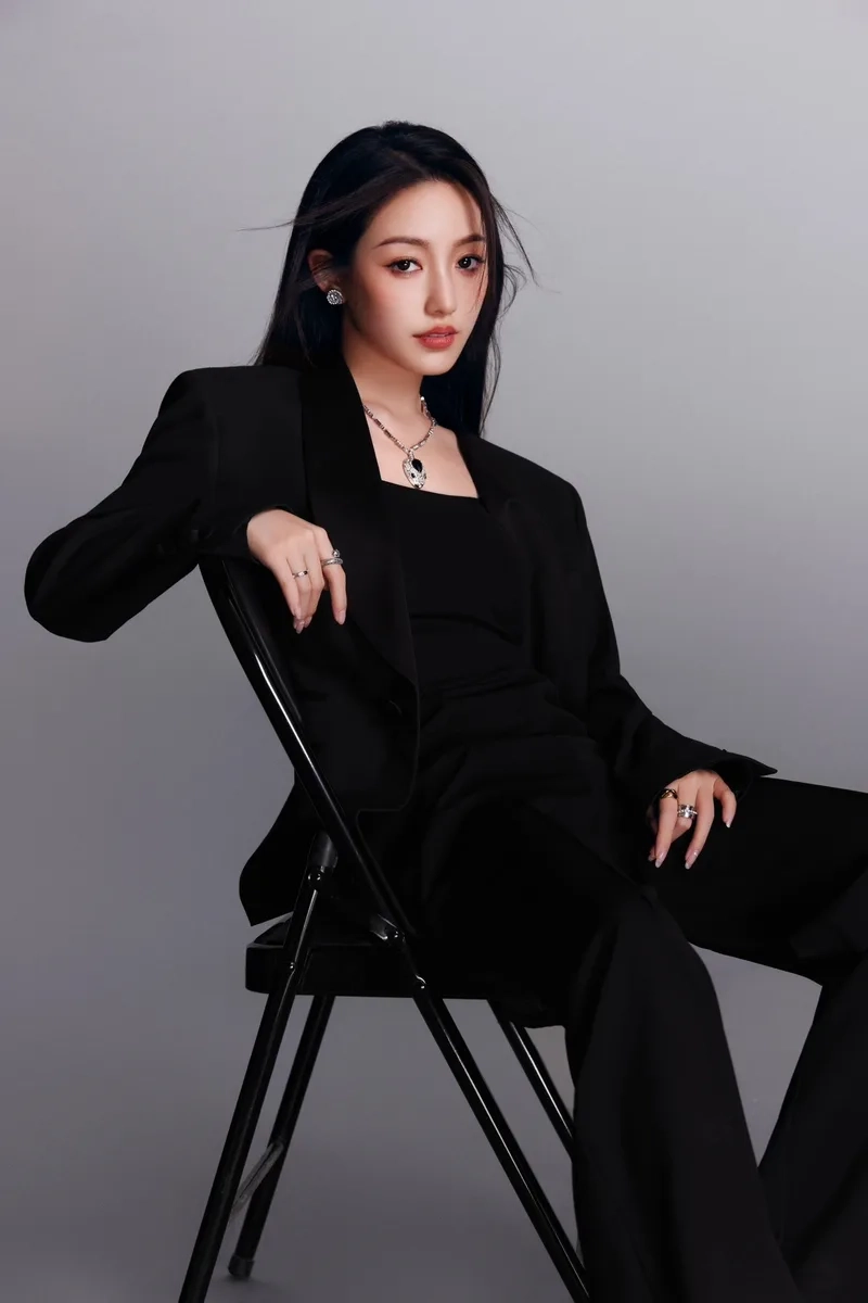 Không thể rời mắt trước ảnh gái xinh đẹp nhất năm nay