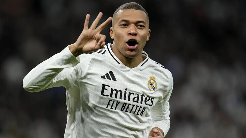 Tương Lai Và Những Giấc Mơ Ngoài Sân Cỏ Của Mbappé 