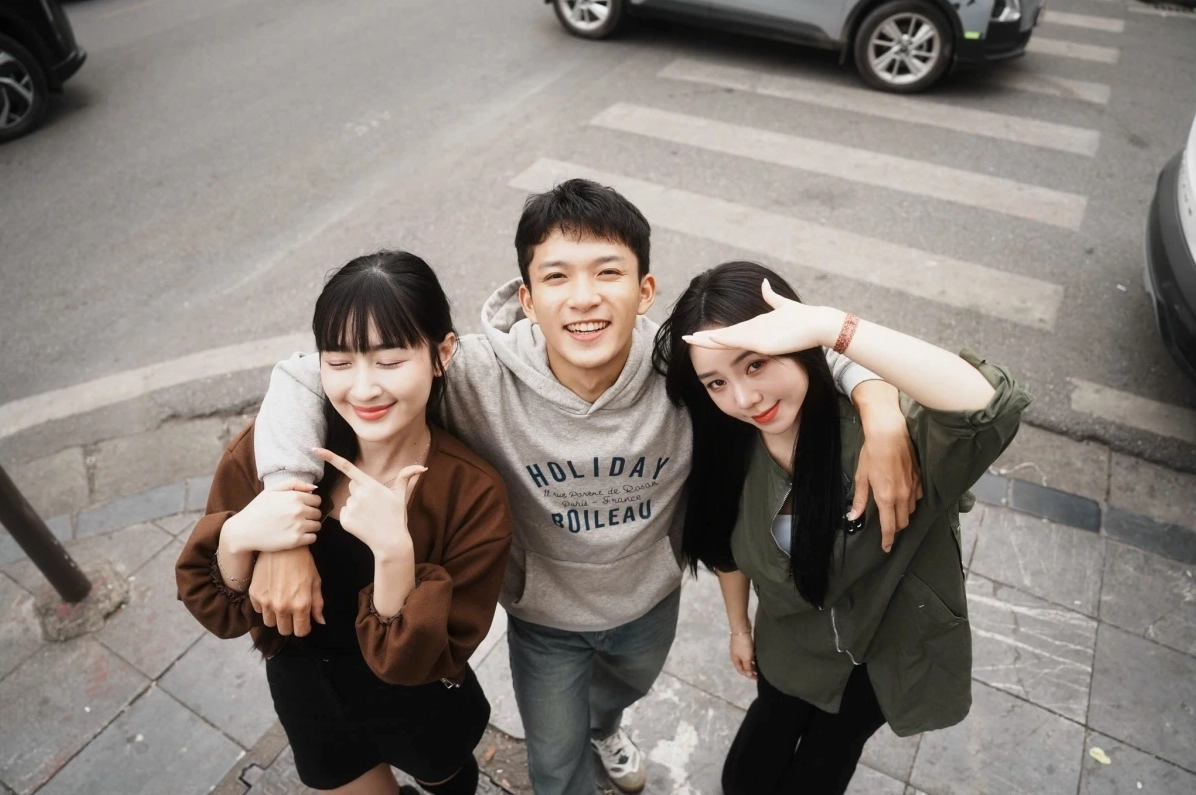 Biểu cảm phức tạp của nhân vật khi đứng trước ngã rẽ cuộc đời