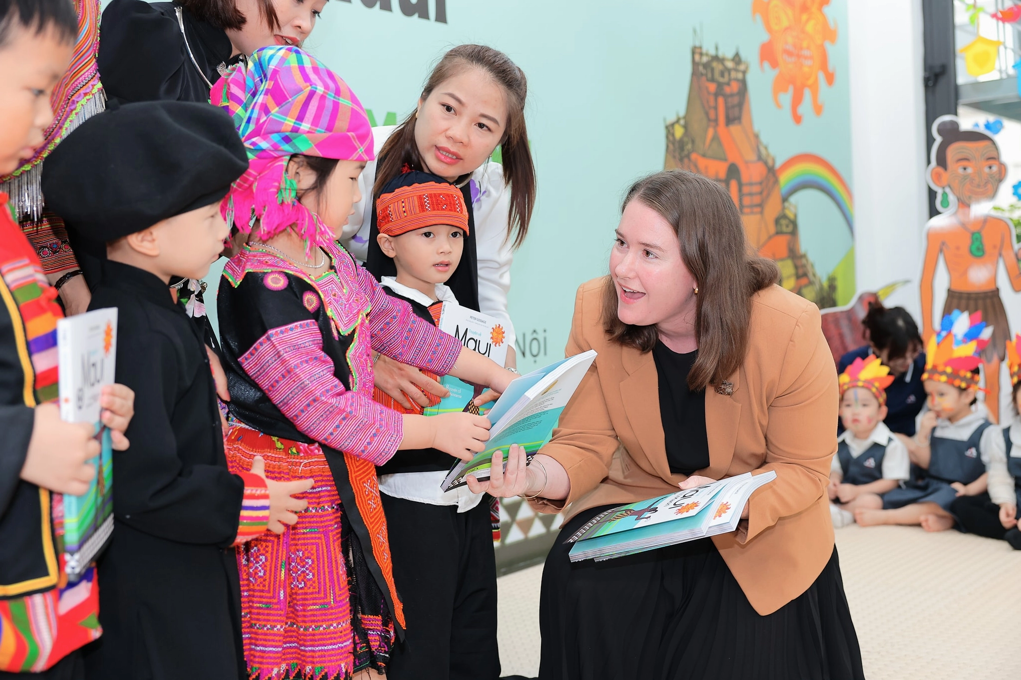 Biểu tượng khắc gỗ minh họa cho các vị thần linh thiêng