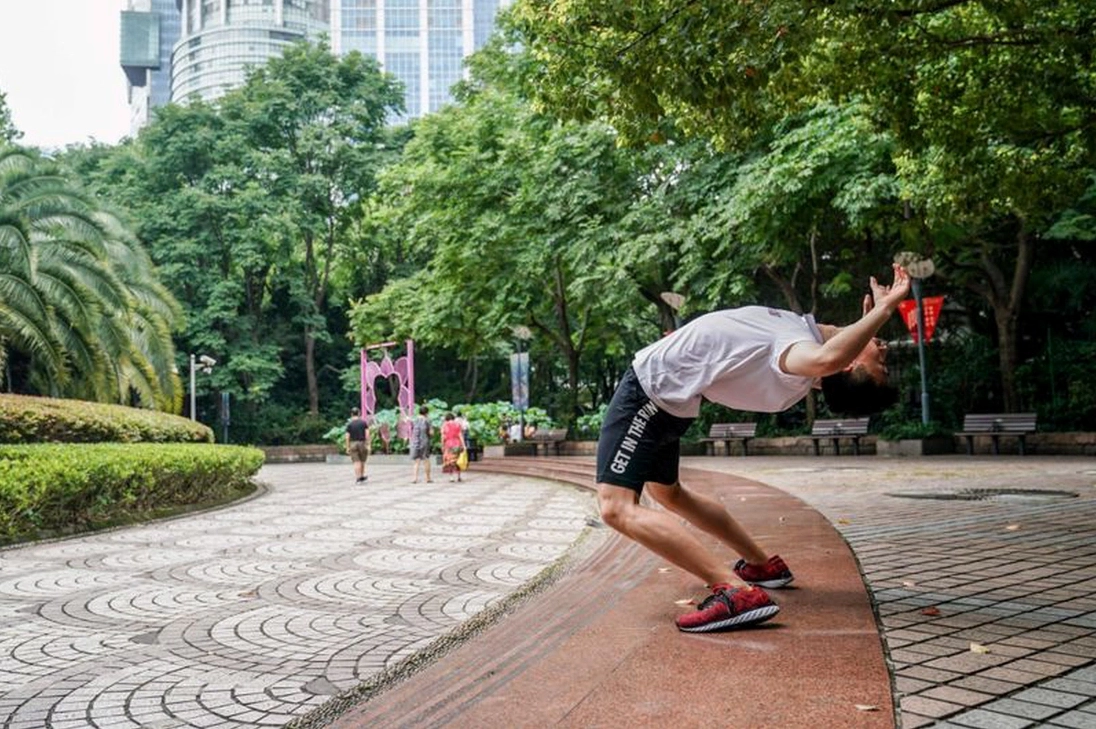 Cảnh luyện võ đầy gian khổ nhưng không kém phần hài hước