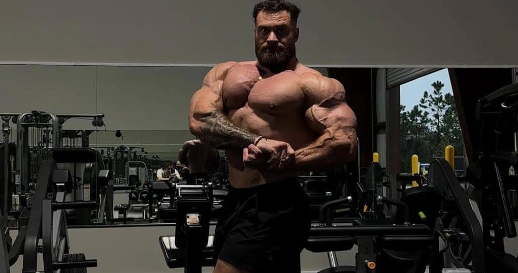 Chế độ tập luyện và ăn kiêng khắc nghiệt của Chris Bumstead năm 2024