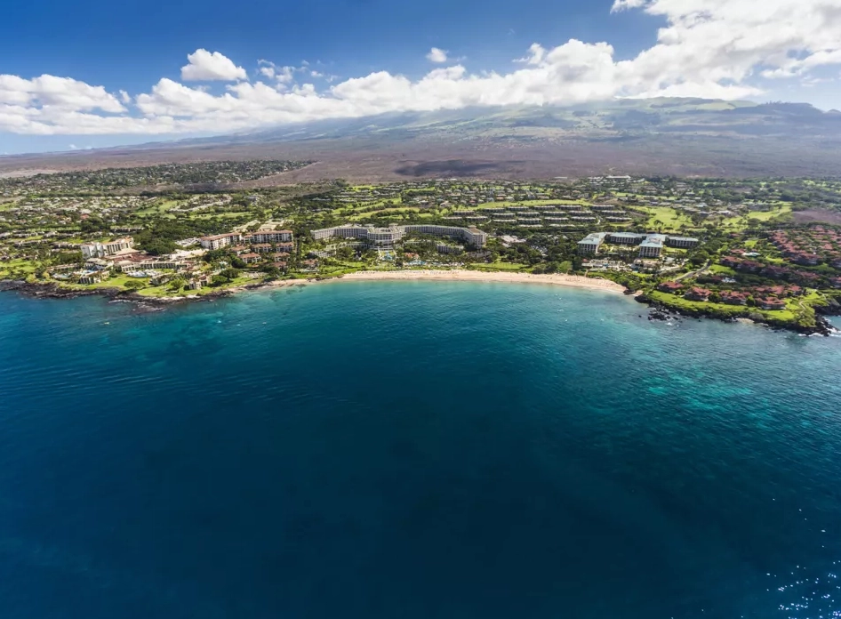 Góc nhìn từ trên không trung tuyệt đẹp của vùng biển đảo Maui