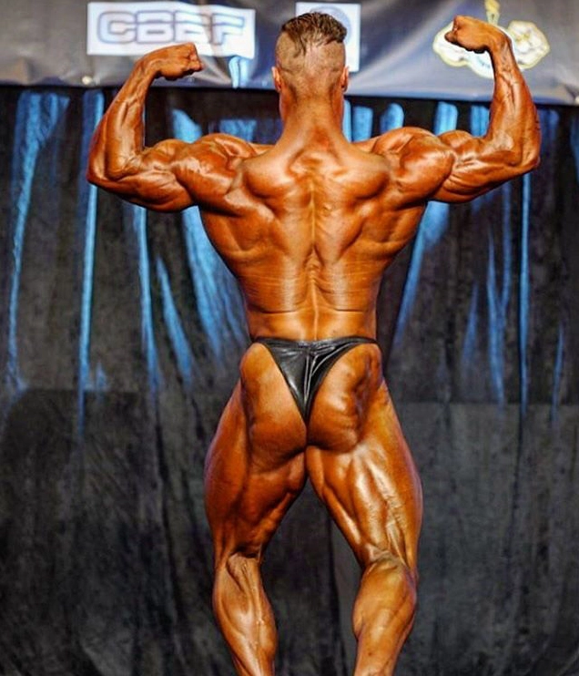 Hình ảnh cập nhật vóc dáng vạm vỡ của Chris Bumstead trên sàn đấu