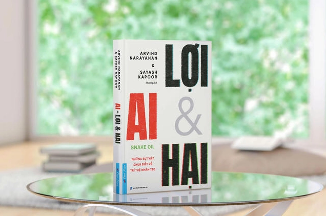 Hình ảnh mang tính biểu tượng về sự giao thoa giữa con người và những thực thể công nghệ cổ đại trong truyện