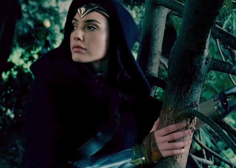 Hình ảnh nhân vật trong phim Nữ thần chiến binh với trang phục chiến đấu ấn tượng