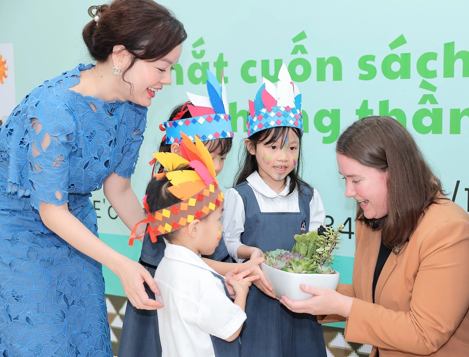 Họa tiết hoa văn truyền thống đậm chất nghệ thuật hải đảo