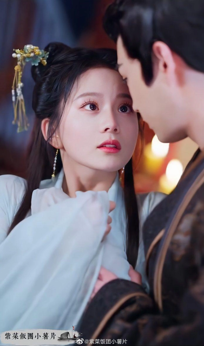 Khí chất ngời ngời của nam chính vương gia trong tác phẩm ngôn tình cổ đại