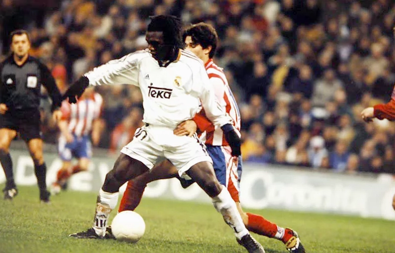 Kỹ năng kiểm soát bóng thượng thừa của Clarence Seedorf