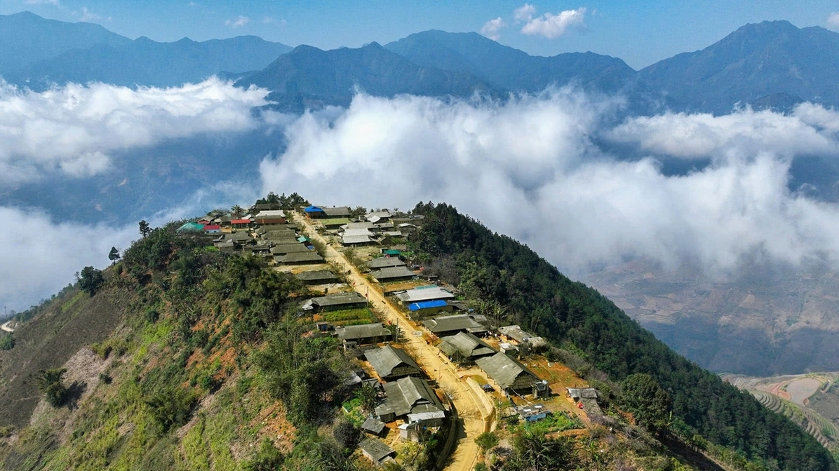 Những bản làng ở Lào Cai như ốc đảo trong mây làm mê đắm du khách