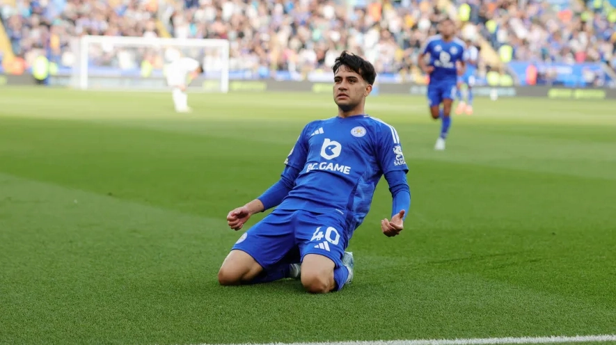 Pha đi bóng lắt léo quen thuộc làm khổ hàng phòng ngự đối phương