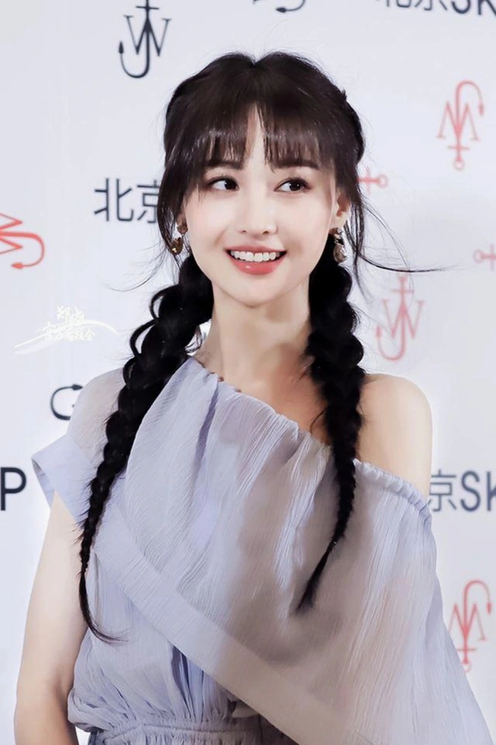 Phong cách thời trang ấn tượng của các nhân vật trong phim