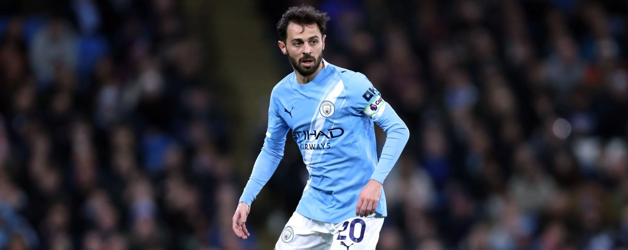 Premier League players out of contract Who could leave your team on a free this summer