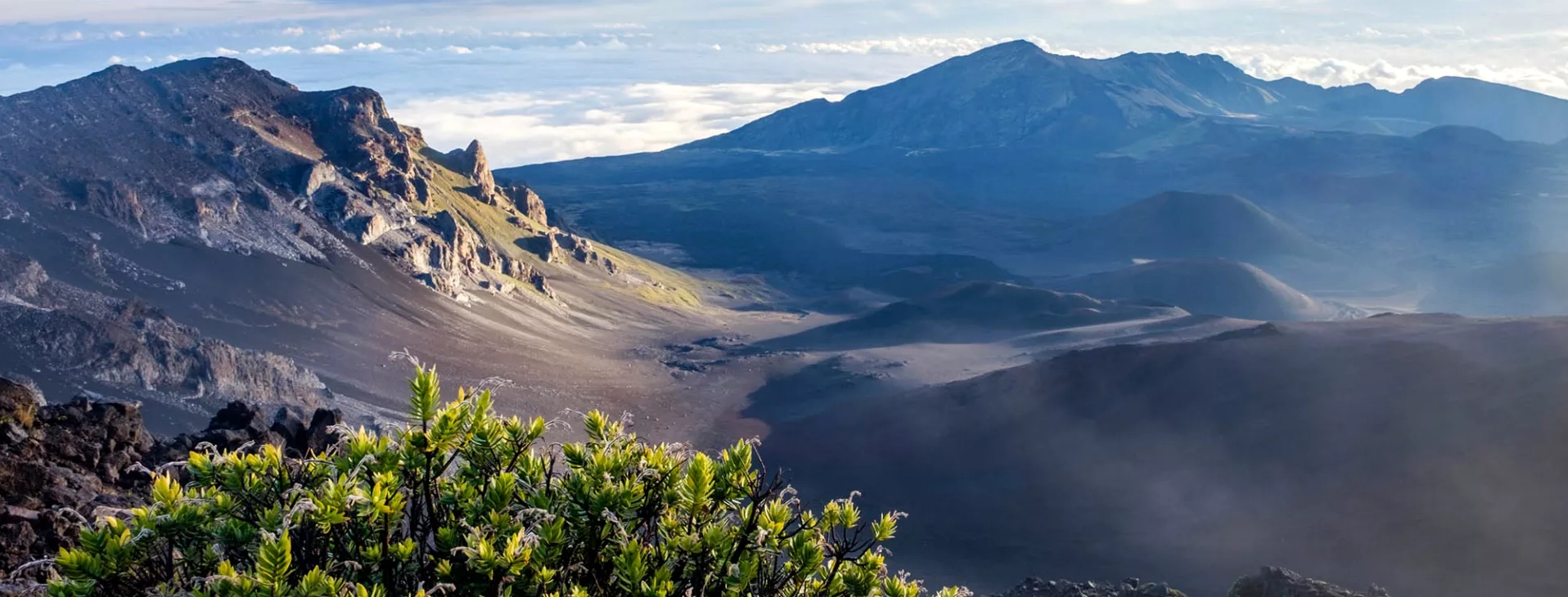 Quang cảnh bình minh tuyệt đẹp trên đỉnh núi Haleakala ở Maui Hawaii