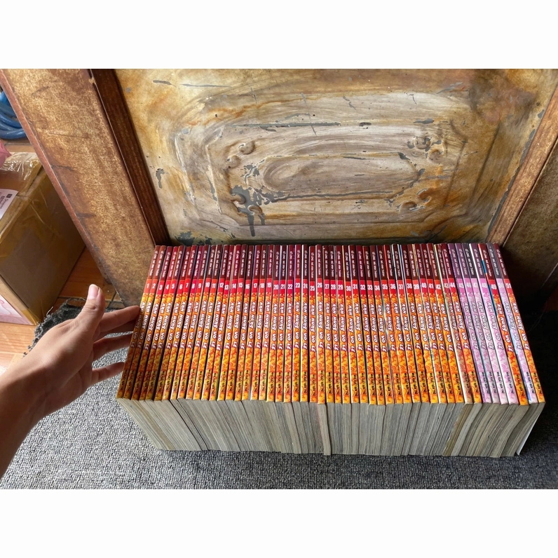 Trang bìa một tập truyện lột tả sự đối đầu căng thẳng giữa các cao thủ võ lâm