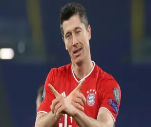 Lewandowski phá lưới đối phương trong vài giây đầy kinh ngạc