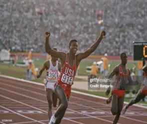 Bình luận sự nghiệp và phong cách thi đấu của ông hoàng Carl Lewis