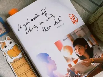 Review Cô gái năm ấy chúng ta cùng theo đuổi một thời thanh xuân rực rỡ